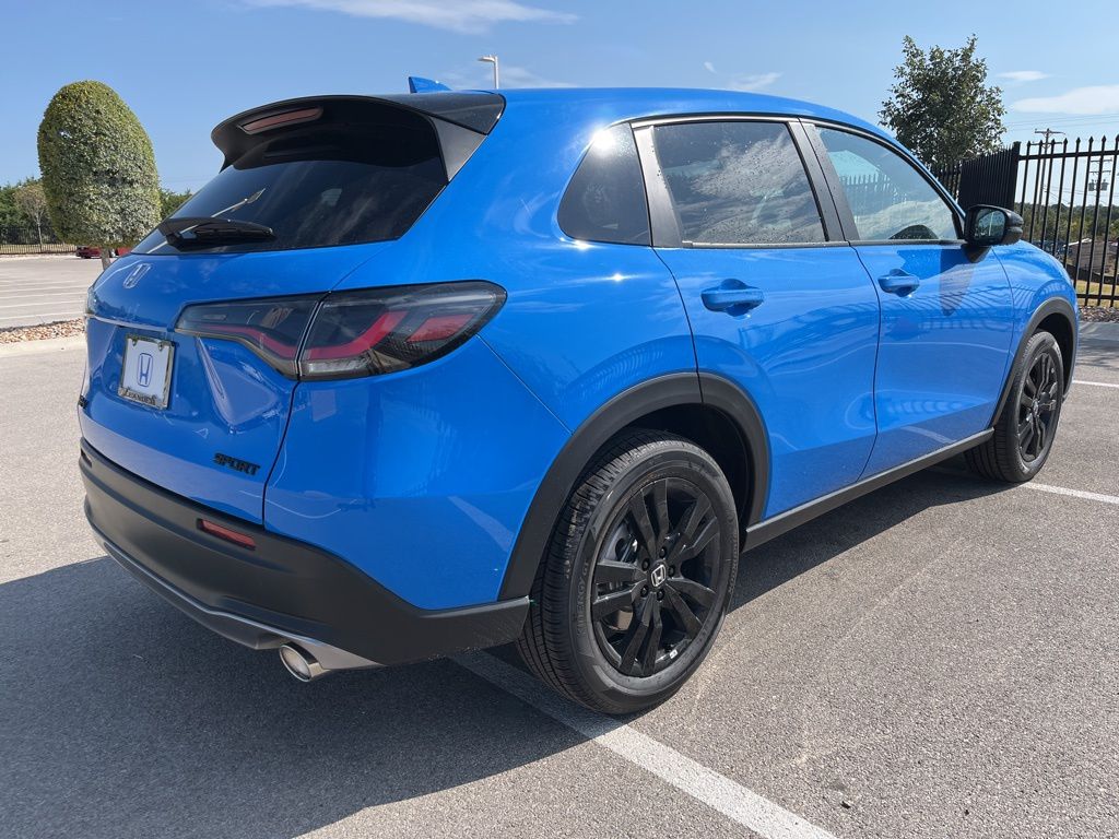 2026 Honda HR-V Sport photo 2