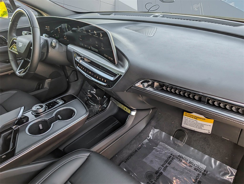 2026 Cadillac Lyriq Luxury photo 24