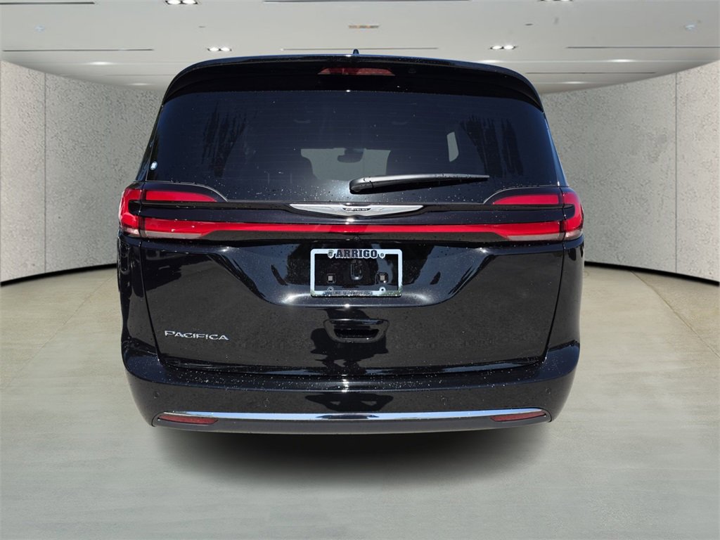 2025 Chrysler Pacifica photo 5