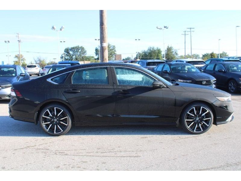 New 2024 Honda Accord Hybrid Touring Sedan in Ellisville P240593 Leo