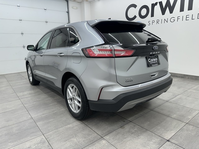2024 Ford Edge SEL photo 2