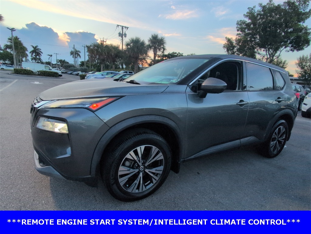 2021 Nissan Rogue SV photo 4