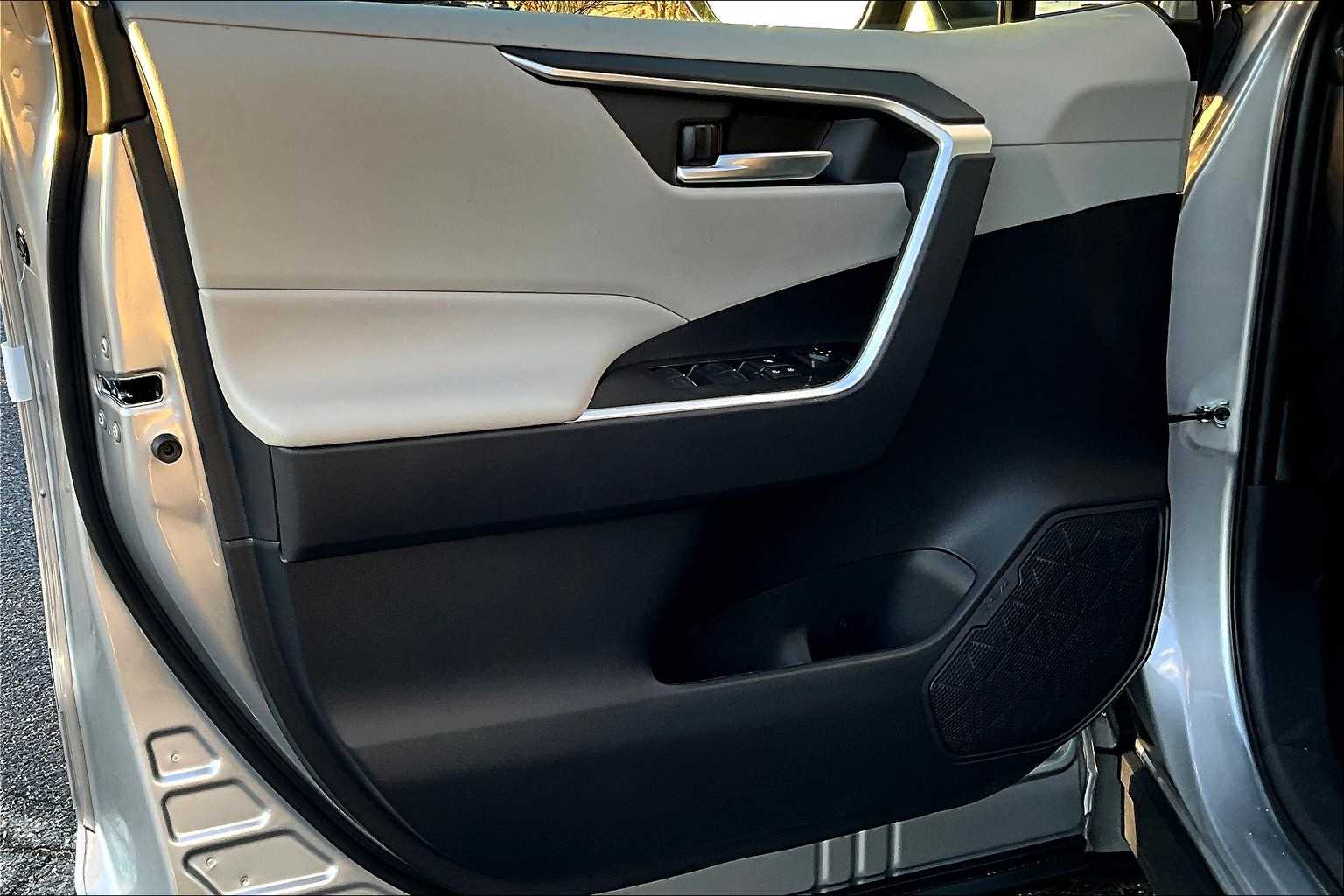 New 2025 Toyota RAV4 Hybrid XLE Sport Utility in Manchester SU169678