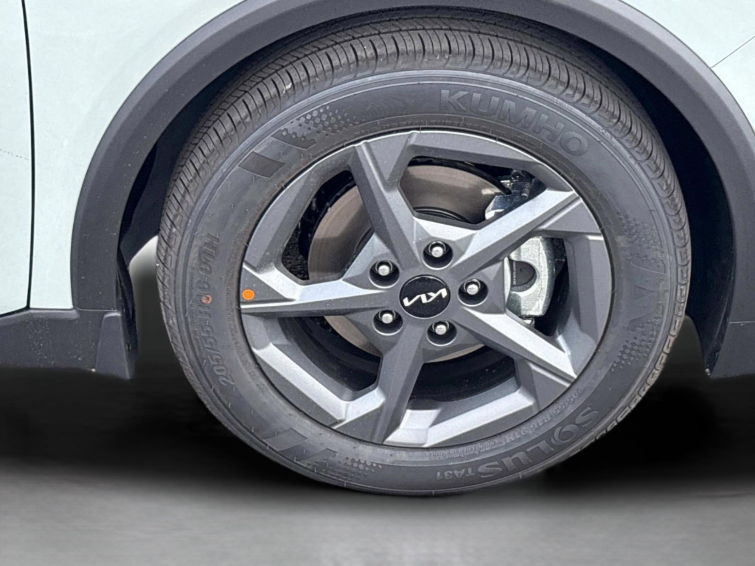 2025 Kia K4 LXS photo 27
