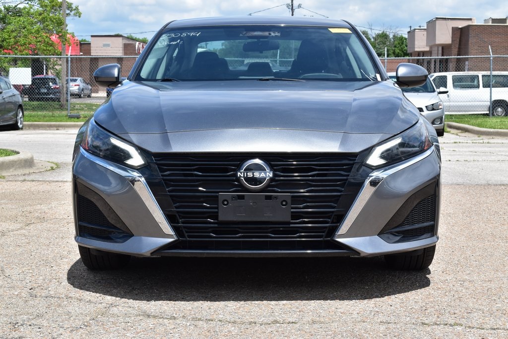 2023 Nissan Altima 2.5 SV photo 2