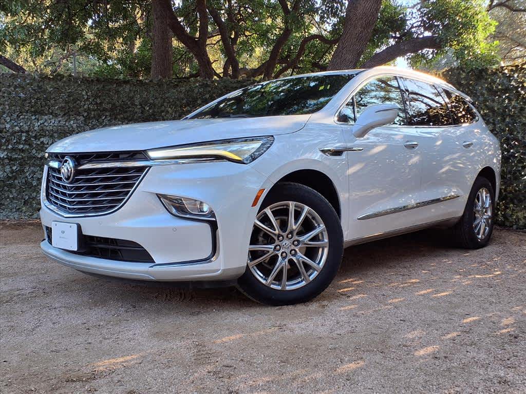 2023 Buick Enclave Premium's photo