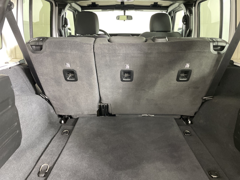 2020 Jeep Wrangler Unlimited Willys photo 17