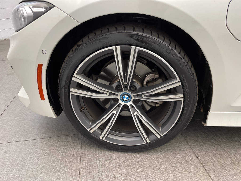 2024 Bmw 330e photo 9
