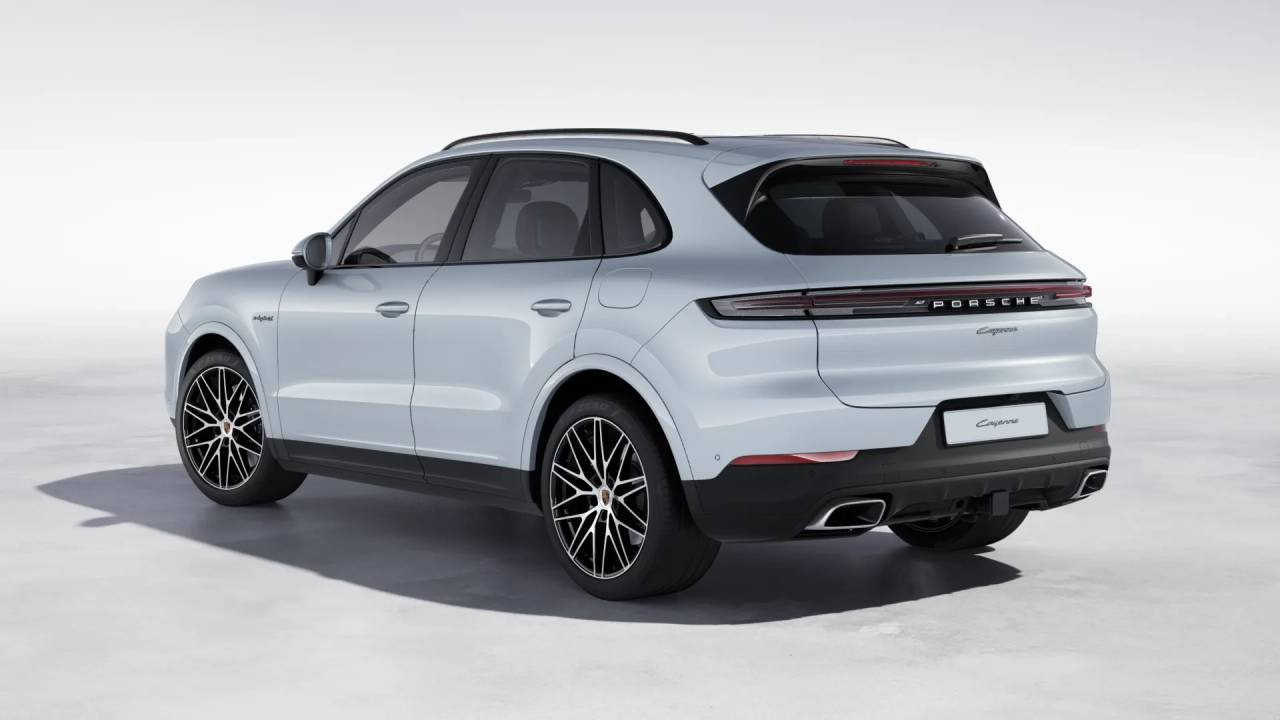 2026 Porsche Cayenne E-Hybrid photo 3
