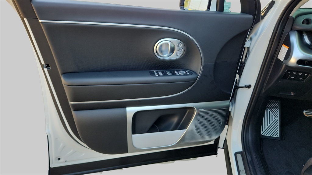 2026 Hyundai Ioniq photo 31