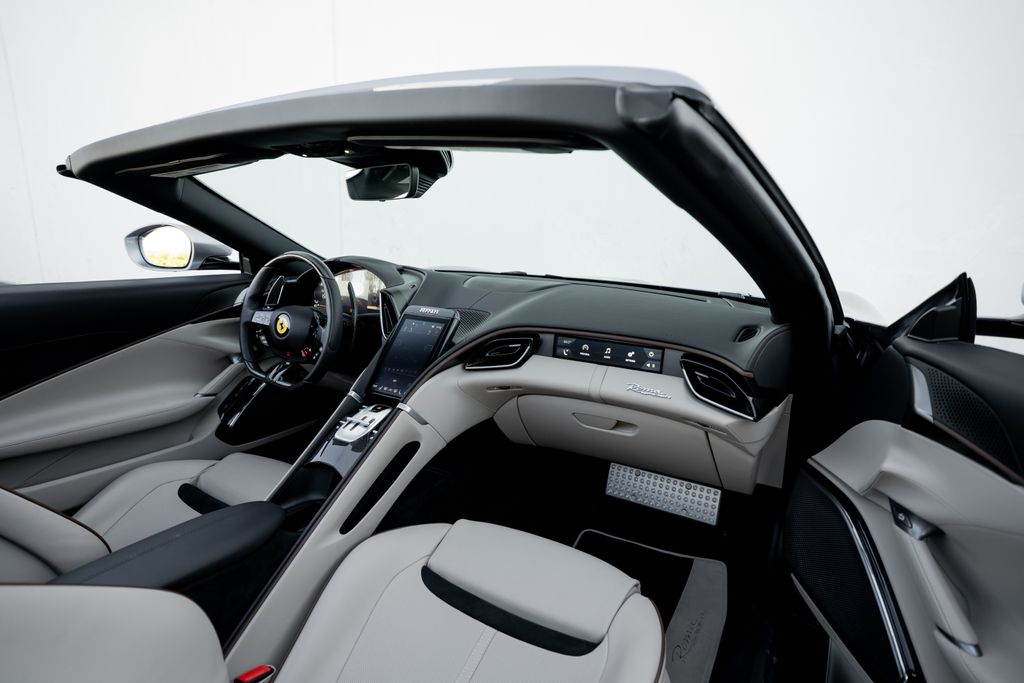 2024 Ferrari Roma Spider photo 20