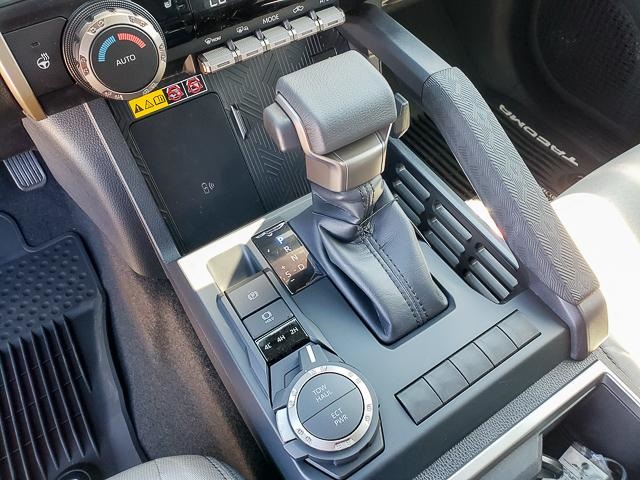 2025 Toyota Tacoma SR5 photo 12
