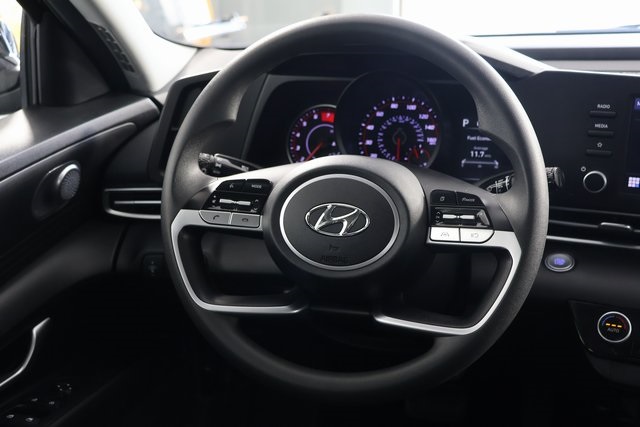 2023 Hyundai Elantra SEL photo 9
