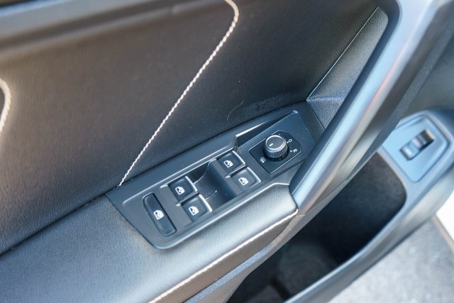 2022 Volkswagen Tiguan SE photo 11