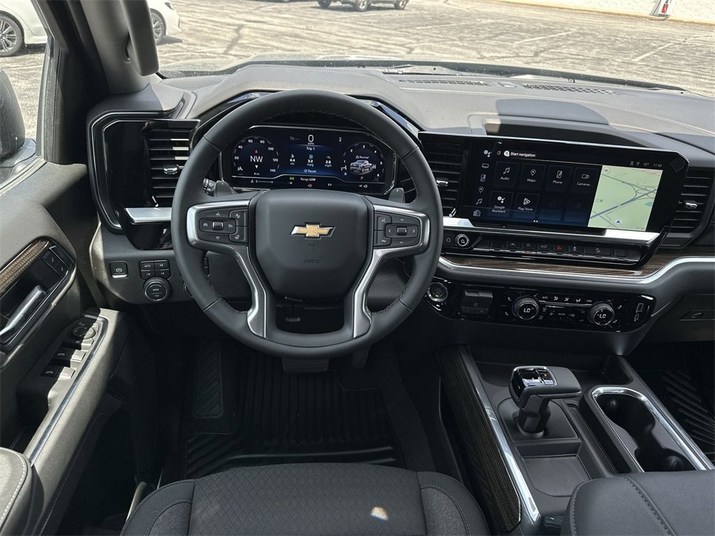 2025 Chevrolet Silverado 1500 LT photo 15