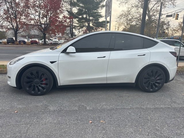 Used 2022 Tesla Model Y Performance with VIN 7SAYGDEF5NF323684 for sale in Kansas City