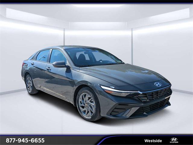 2026 Hyundai Elantra Blue's photo