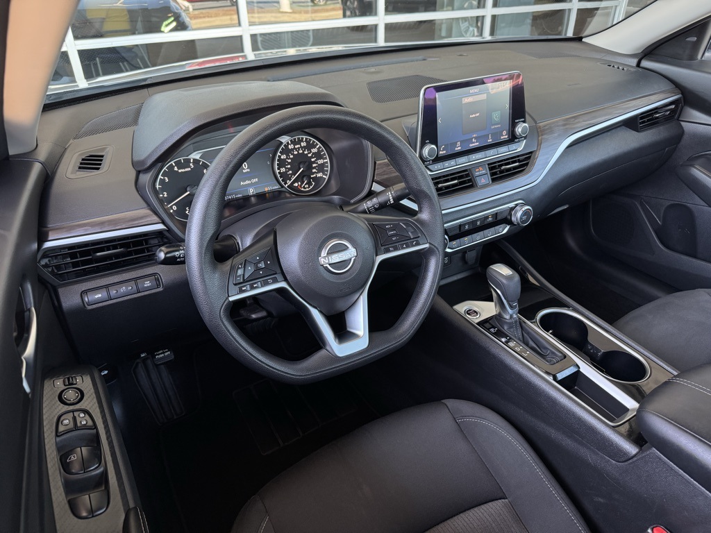 2024 Nissan Altima 2.5 SV photo 2