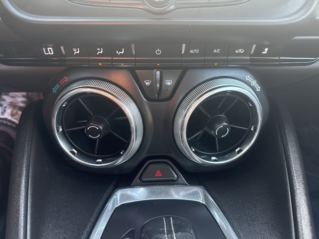 2019 Chevrolet Camaro 1LT photo 10