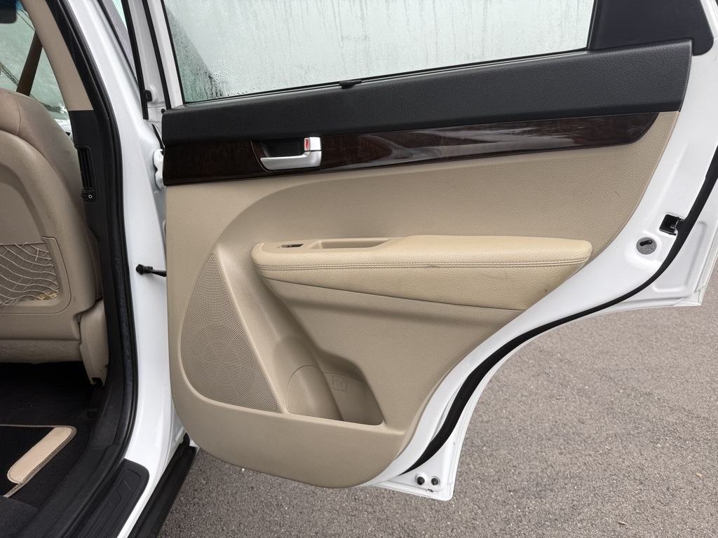 2014 Kia Sorento LX photo 17