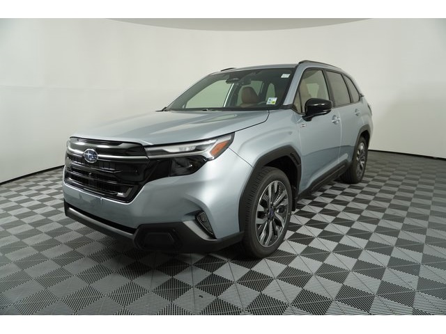 2025 Subaru Forester Touring photo 3