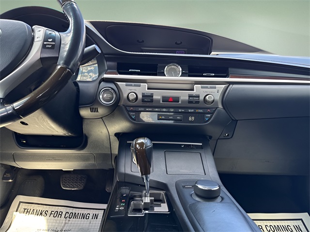 2013 Lexus ES 350 photo 10