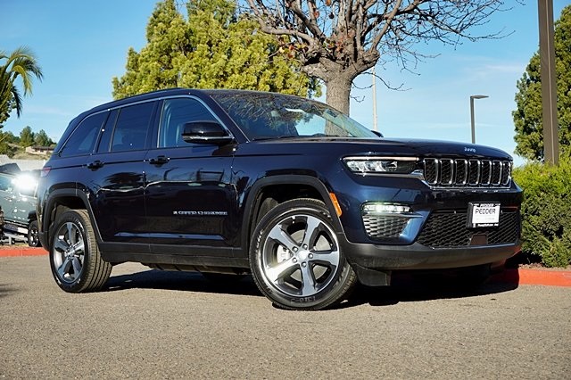 2023 Jeep Cherokee 4xe photo 2