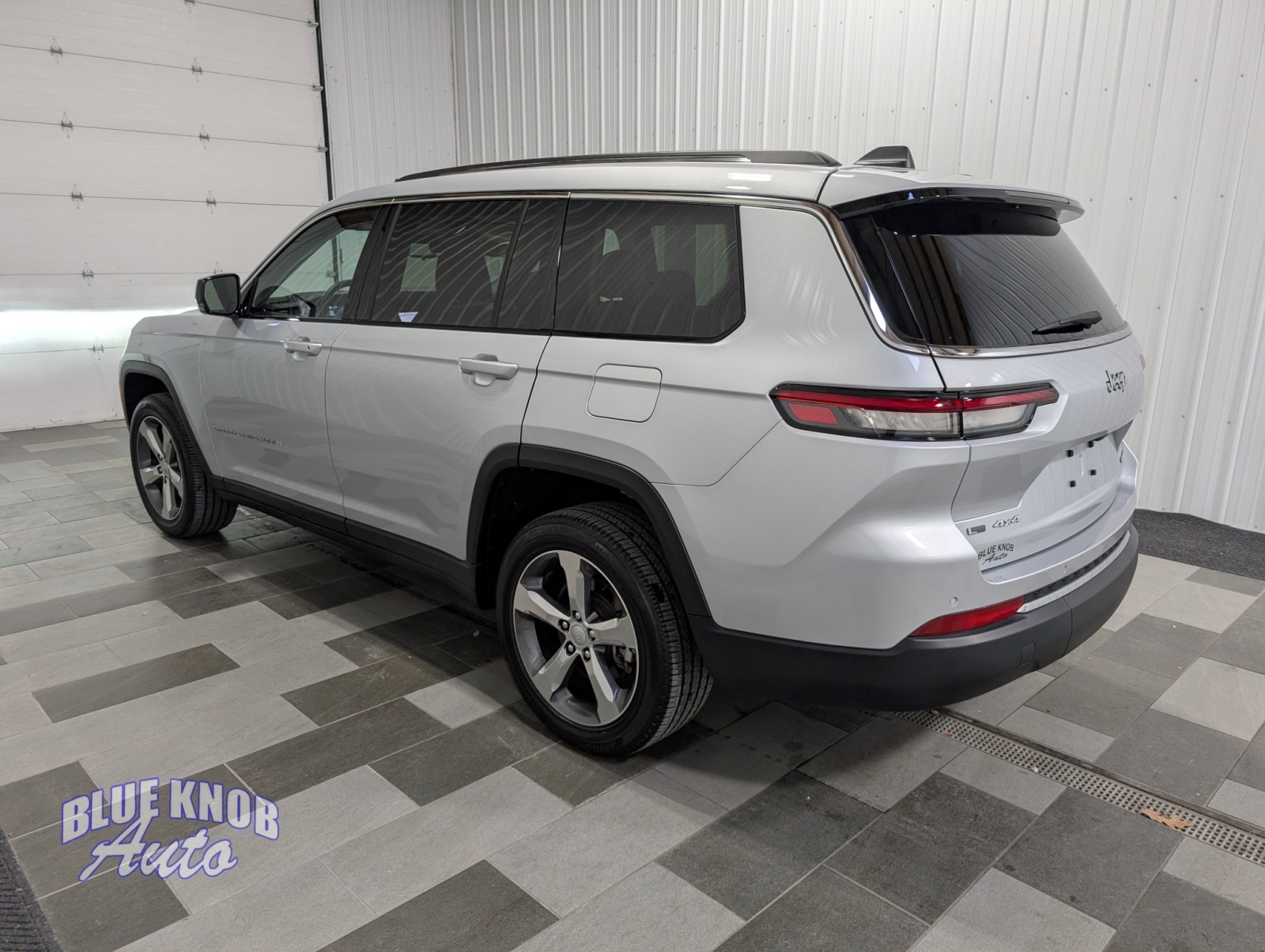 2021 Jeep Grand Cherokee Limited photo 2