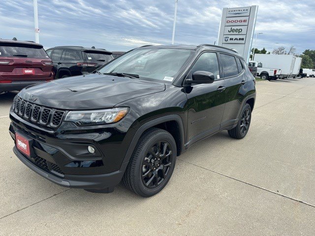 2025 Jeep Compass Latitude photo 3