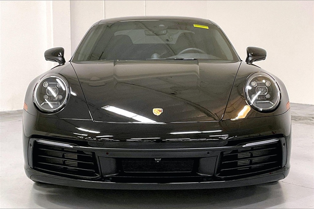 2024 Porsche 911 T 4 photo 2