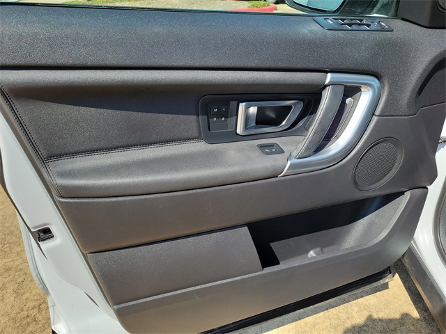 2019 Land Rover Discovery Sport HSE photo 18