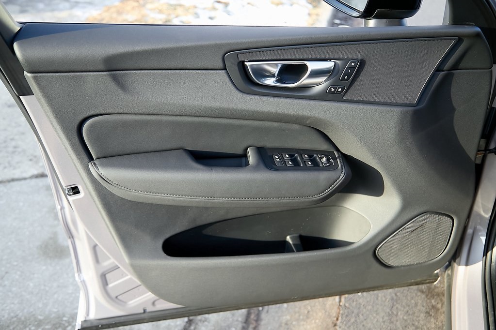 2026 VOLVO XC60 - Image 10