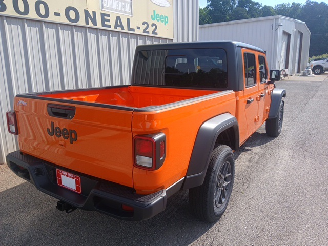 2025 Jeep Gladiator Sport S photo 3