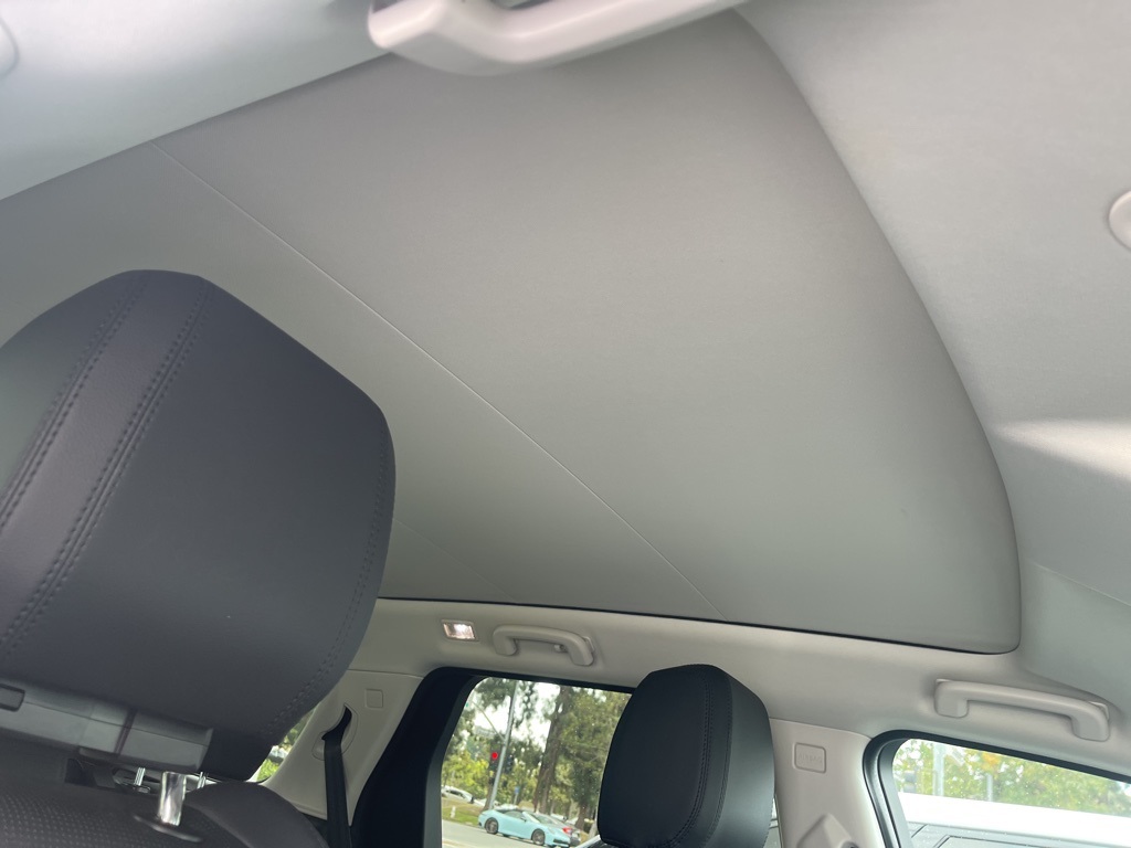 2025 Land Rover Discovery Sport S photo 4