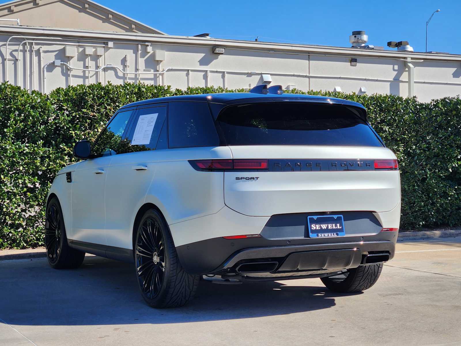 2024 Land Rover Range Rover Sport SE photo 3