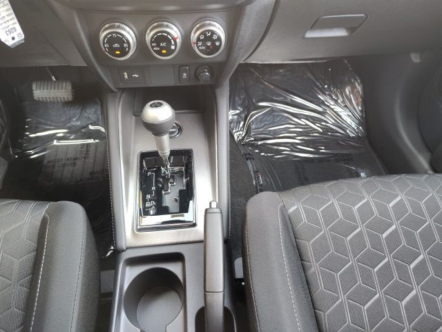 2025 Mitsubishi Outlander Sport ES photo 17