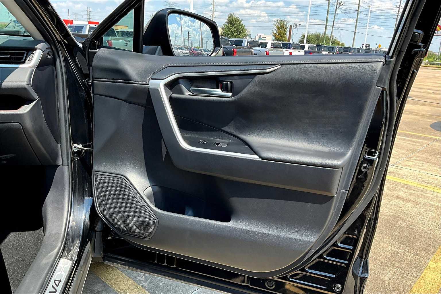 2024 Toyota RAV4 Hybrid Limited photo 22