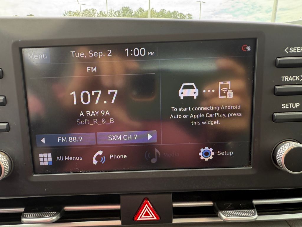 2022 Hyundai Elantra SEL photo 18