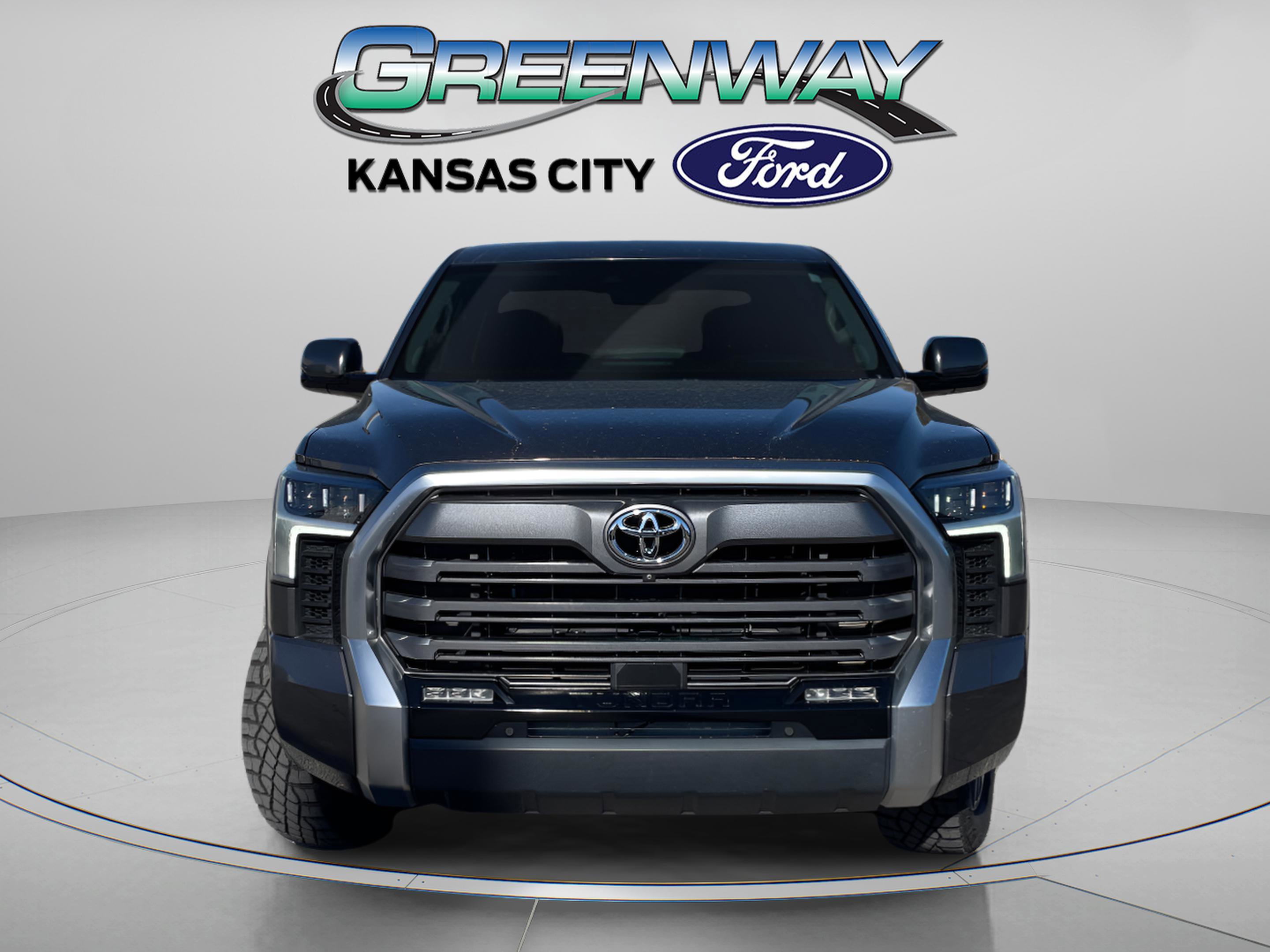Used 2022 Toyota Tundra Limited with VIN 5TFJA5DBXNX008843 for sale in Kansas City