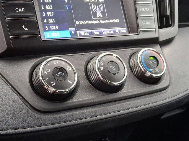 2017 Toyota RAV4 LE photo 22
