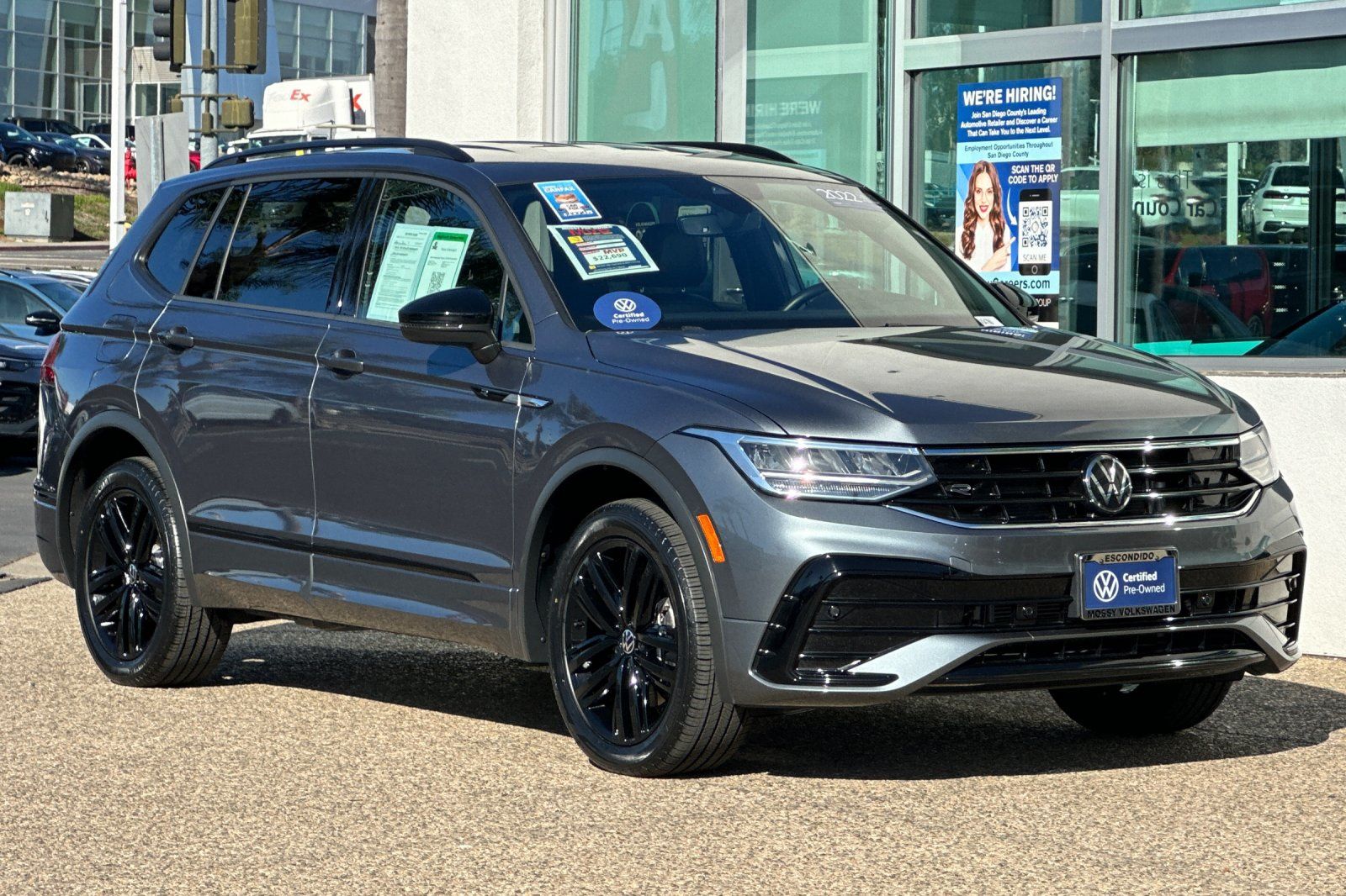 2022 Volkswagen Tiguan SE R-Line Black photo 2