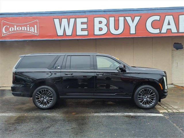 2025 Cadillac Escalade ESV Sport Platinum photo 2