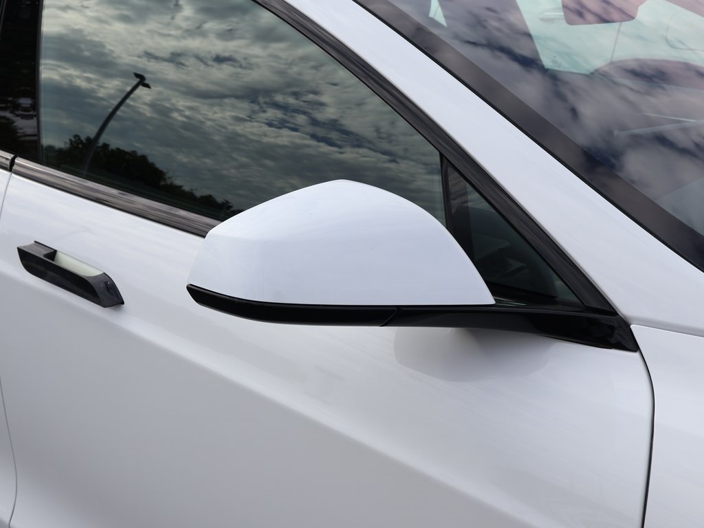2024 Tesla Model S photo 7