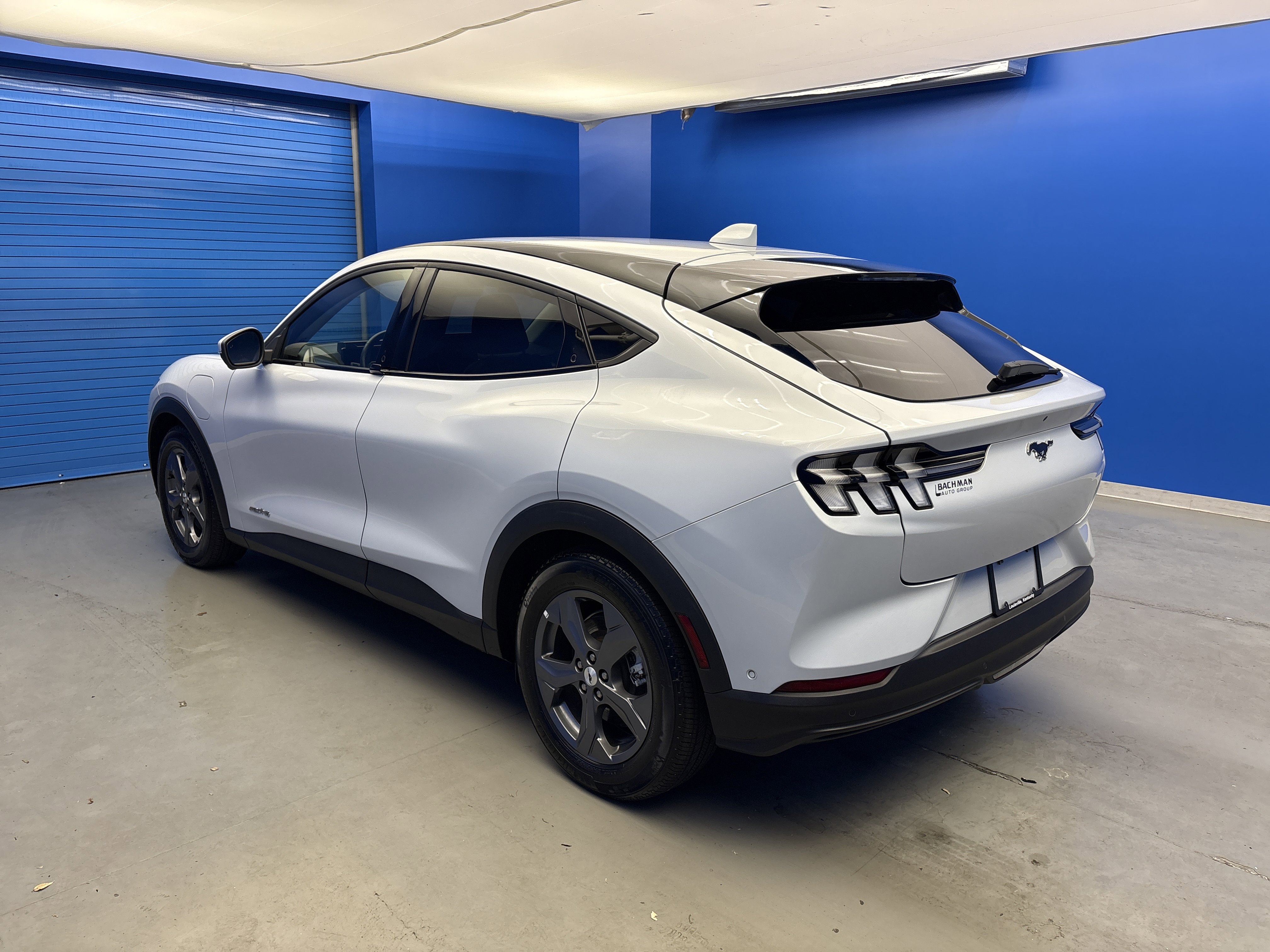 2022 Ford Mustang Mach-E Select photo 4