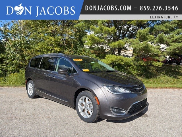 Pre-Owned 2018 Chrysler Pacifica Touring L 4D Passenger Van in