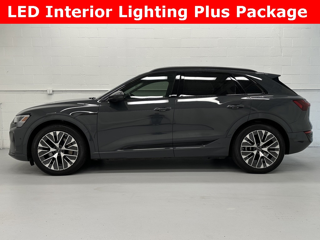 2024 Audi Q8 E-tron Prestige photo 3