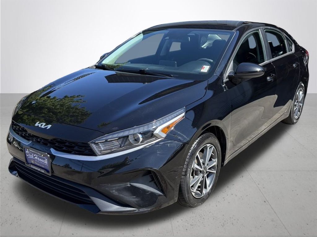 2023 Kia Forte LXS photo 2
