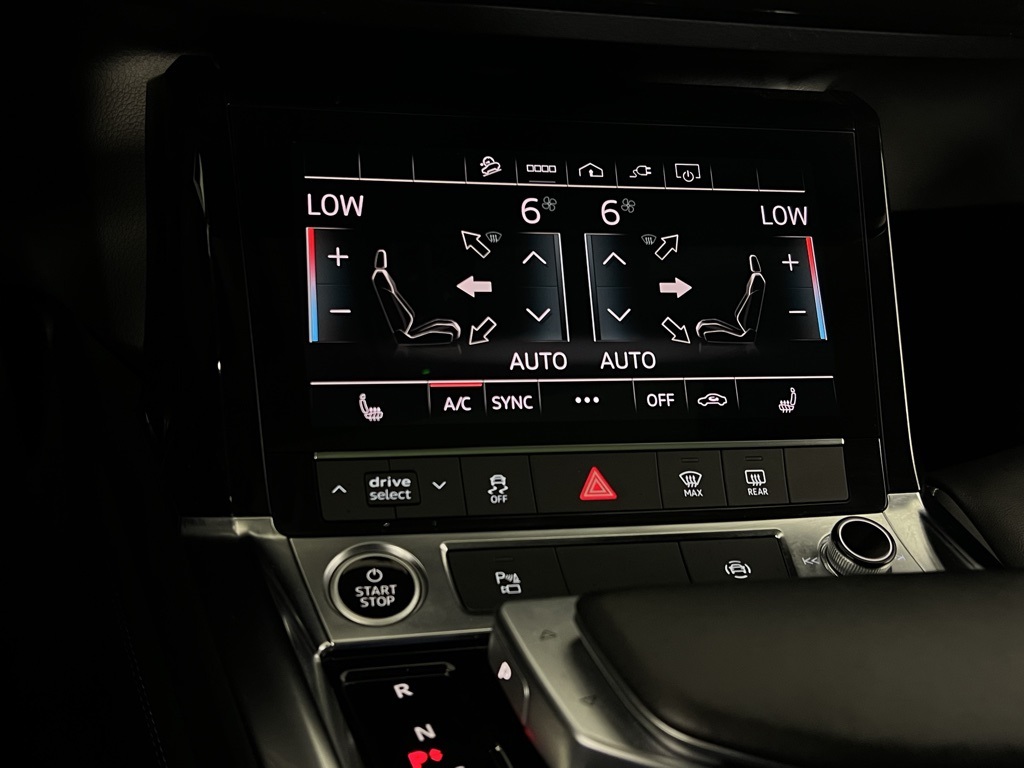 2023 Audi e-tron Premium photo 11