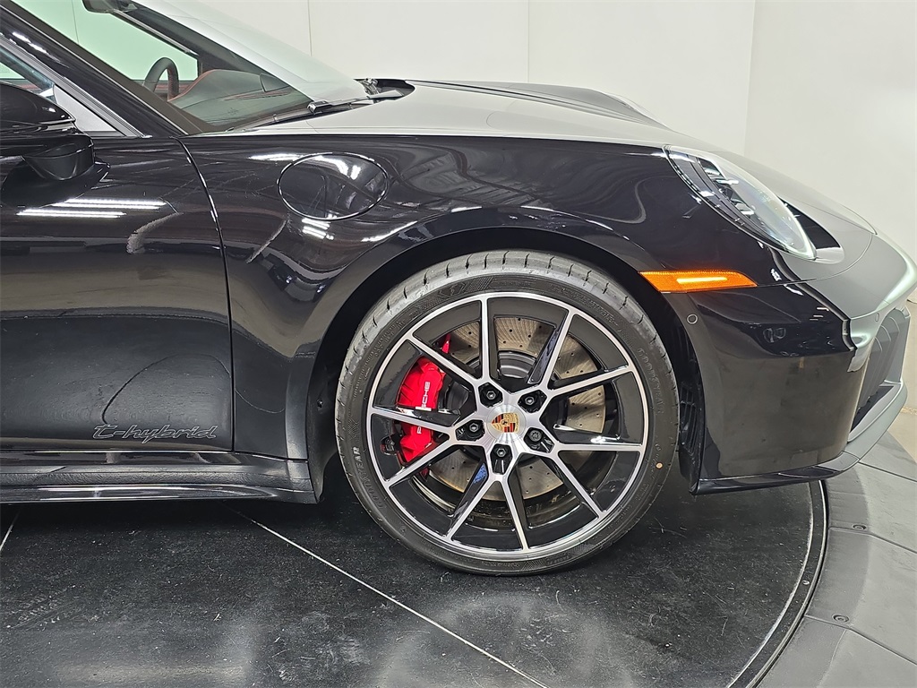 2026 Porsche 911 4 GTS photo 11