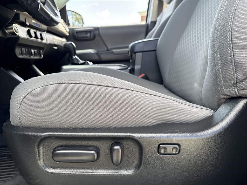 2023 Toyota Tacoma SR5 photo 12